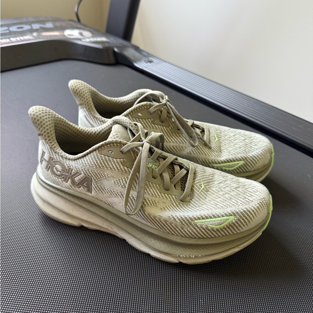 Hoka Clifton 9